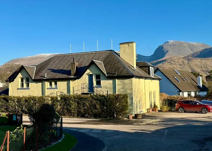 Chase The Wild Goose, By Fort William